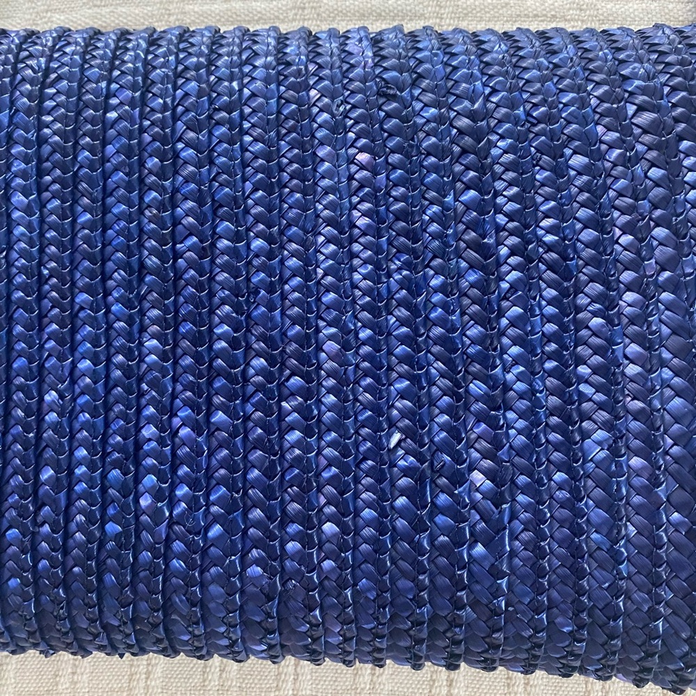 Indigo blue woven purse. - Picture 5 of 8